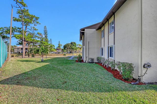 337 Pine Ridge Circle D-2, Greenacres, FL 33463