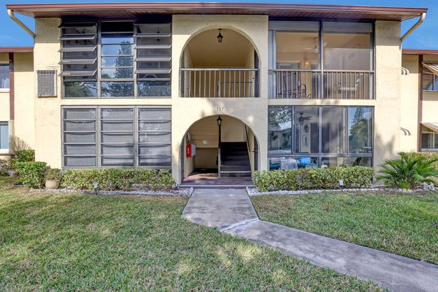 337 Pine Ridge Circle D-2, Greenacres, FL 33463