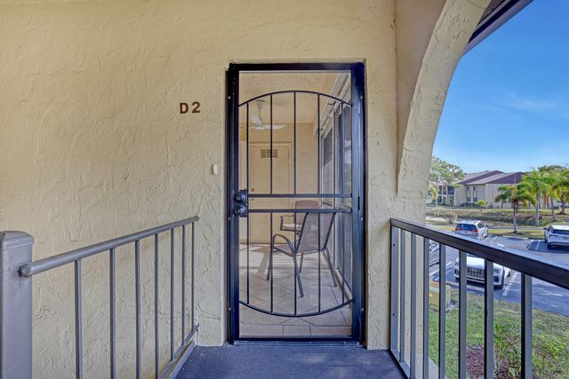 337 Pine Ridge Circle D-2, Greenacres, FL 33463
