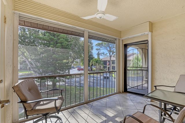 337 Pine Ridge Circle D-2, Greenacres, FL 33463