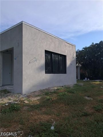 3105 NW 17th LN, Cape Coral, FL 33993