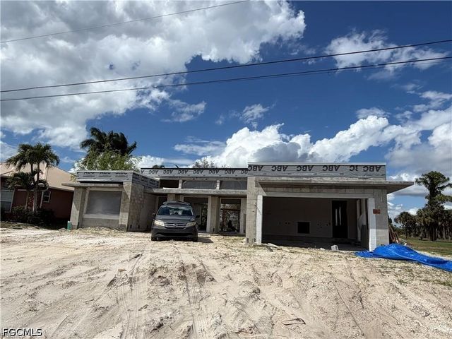 3105 NW 17th LN, Cape Coral, FL 33993