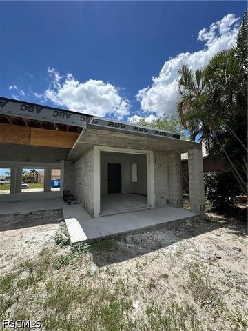 3105 NW 17th LN, Cape Coral, FL 33993