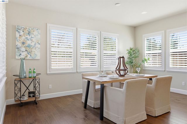 215 E Cara Ct, Mountain House, CA 95391