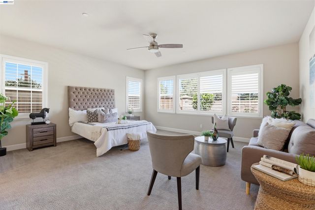 215 E Cara Ct, Mountain House, CA 95391