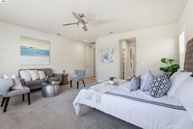 215 E Cara Ct, Mountain House, CA 95391