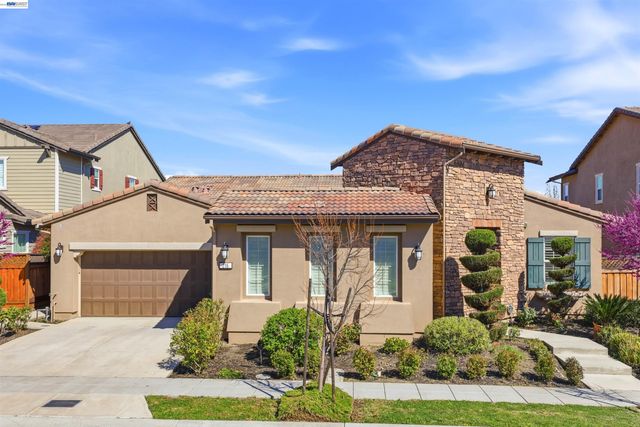 215 E Cara Ct, Mountain House, CA 95391