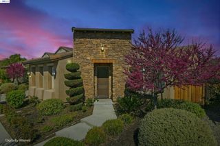 215 E Cara Ct, Mountain House, CA 95391