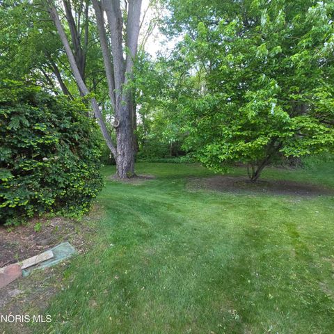 1120 Clark Street, Holland, OH 43528
