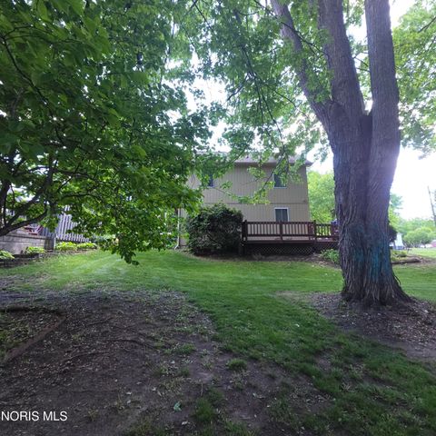 1120 Clark Street, Holland, OH 43528
