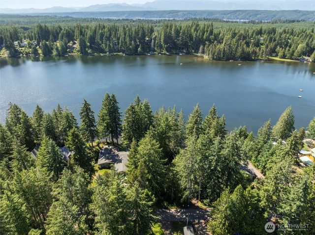 861 E Trails End Drive, Belfair, WA 98528
