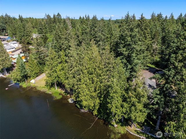 861 E Trails End Drive, Belfair, WA 98528