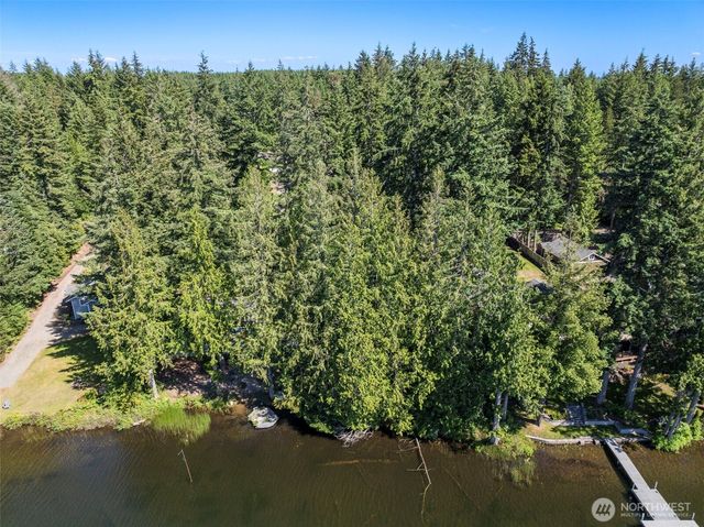 861 E Trails End Drive, Belfair, WA 98528