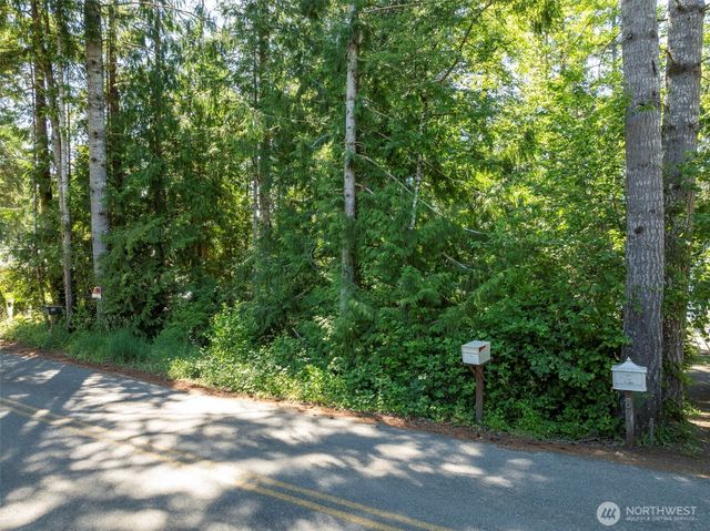 861 E Trails End Drive, Belfair, WA 98528
