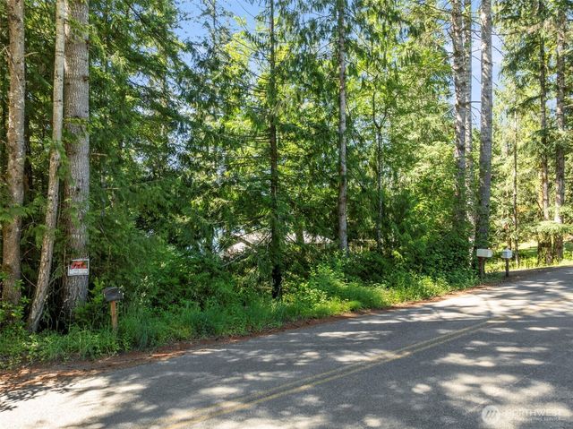 861 E Trails End Drive, Belfair, WA 98528