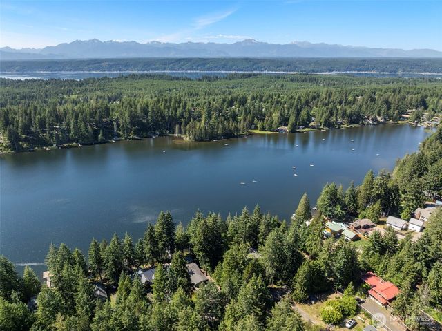 861 E Trails End Drive, Belfair, WA 98528