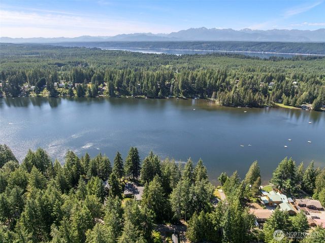 861 E Trails End Drive, Belfair, WA 98528