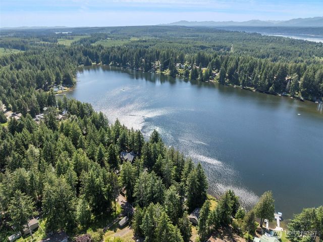 861 E Trails End Drive, Belfair, WA 98528