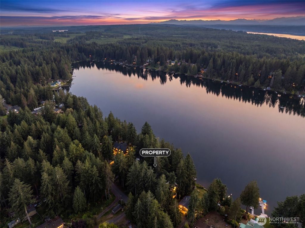 861 E Trails End Drive, Belfair, WA 98528