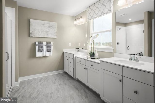 1724 ACAPULCO CT, Martinsburg, WV 25403