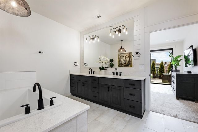 2480 W Iron Coop Street, Eagle, ID 83616