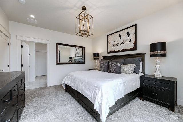 2480 W Iron Coop Street, Eagle, ID 83616