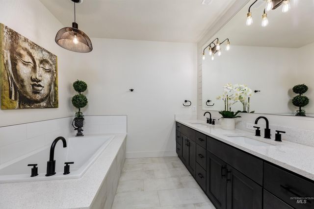 2480 W Iron Coop Street, Eagle, ID 83616