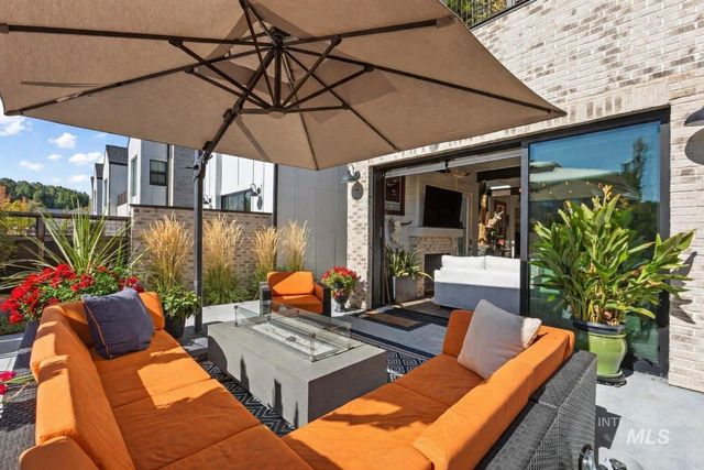 2480 W Iron Coop Street, Eagle, ID 83616