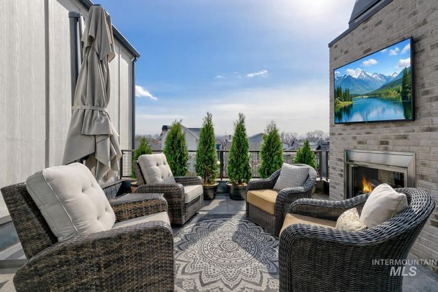 2480 W Iron Coop Street, Eagle, ID 83616