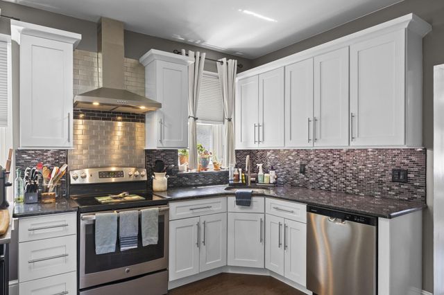 1209 N CHARLOTTE ST, Pottstown, PA 19464
