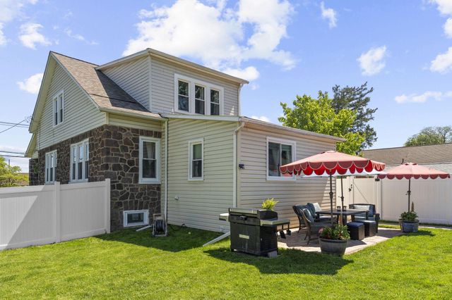 1209 N CHARLOTTE ST, Pottstown, PA 19464