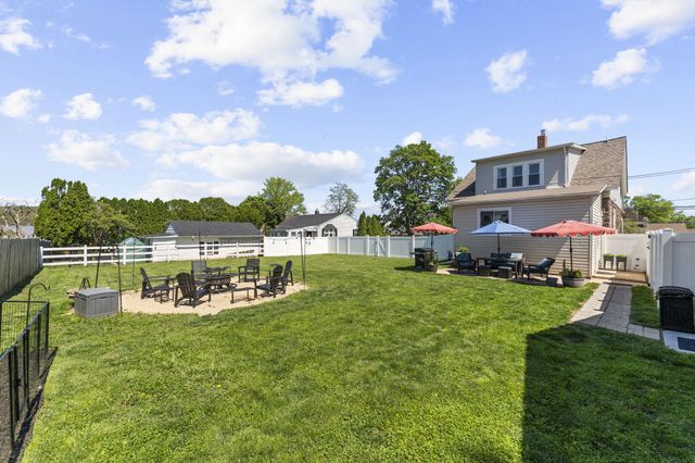 1209 N CHARLOTTE ST, Pottstown, PA 19464