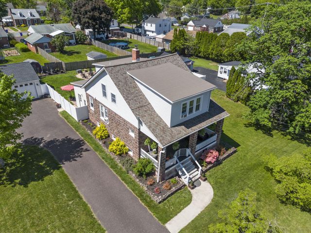 1209 N CHARLOTTE ST, Pottstown, PA 19464