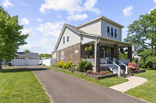 1209 N CHARLOTTE ST, Pottstown, PA 19464