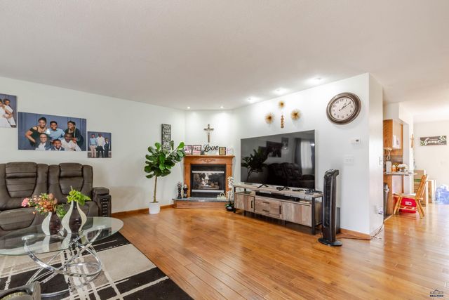 4158 WISCONSIN AVE, Rapid City, SD 57701