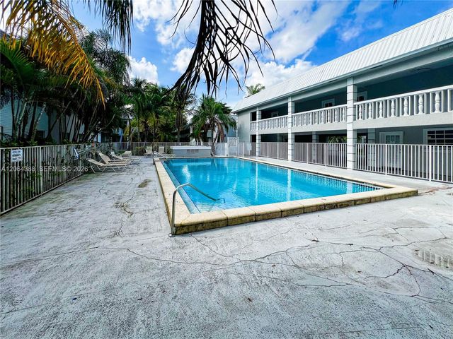 17255 SW 95th Ave 161, Palmetto Bay, FL 33157
