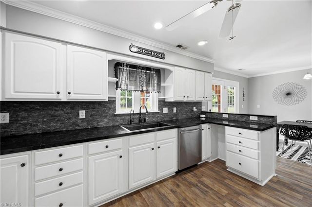 136 Meadowview Road, Mocksville, NC 27028