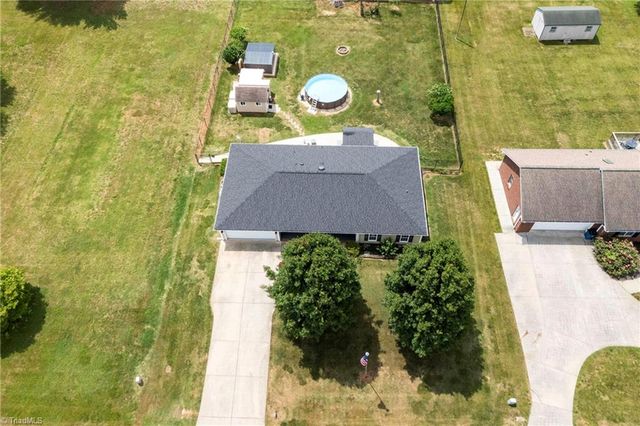 136 Meadowview Road, Mocksville, NC 27028
