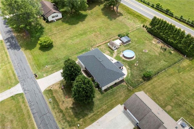 136 Meadowview Road, Mocksville, NC 27028