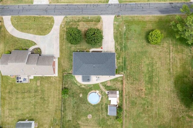 136 Meadowview Road, Mocksville, NC 27028