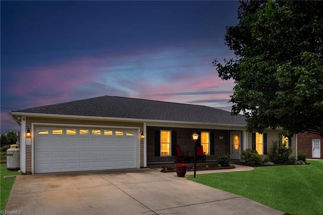 136 Meadowview Road, Mocksville, NC 27028