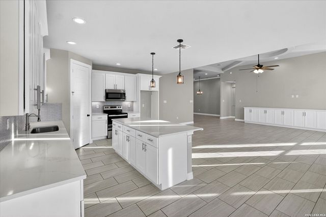 132 Medium Meadow, Lytle, TX 78052