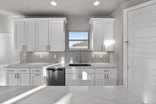 132 Medium Meadow, Lytle, TX 78052