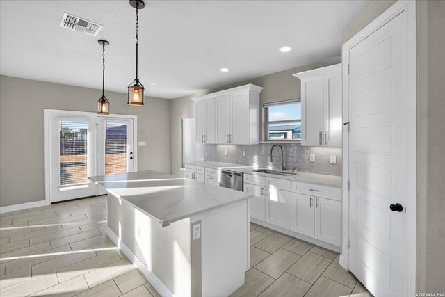 132 Medium Meadow, Lytle, TX 78052