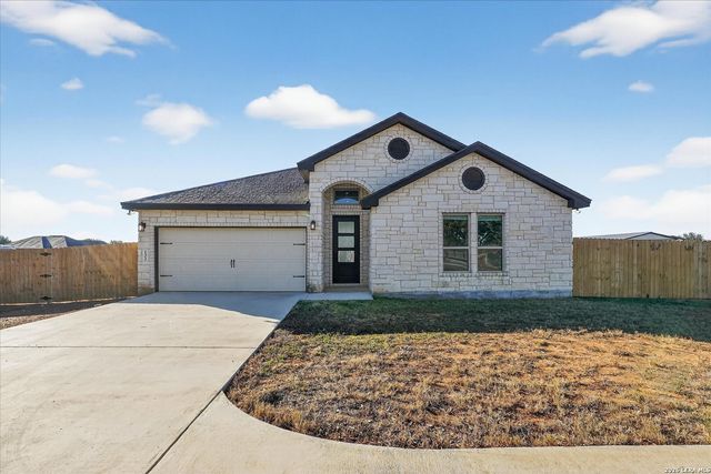 132 Medium Meadow, Lytle, TX 78052