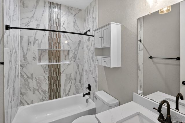 132 Medium Meadow, Lytle, TX 78052