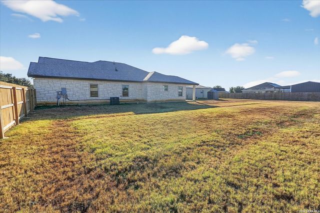 132 Medium Meadow, Lytle, TX 78052