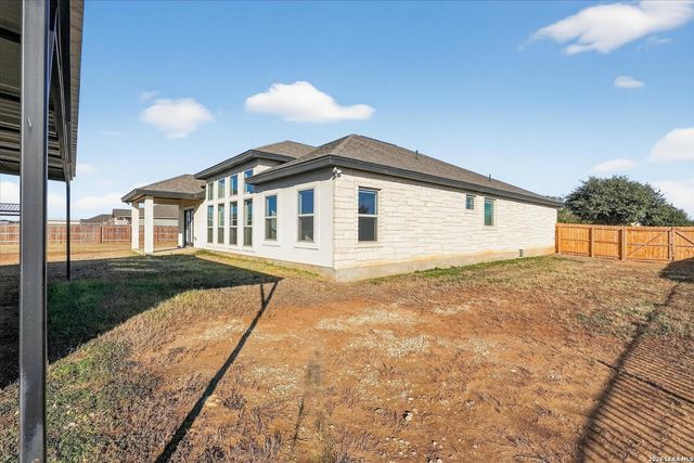 132 Medium Meadow, Lytle, TX 78052