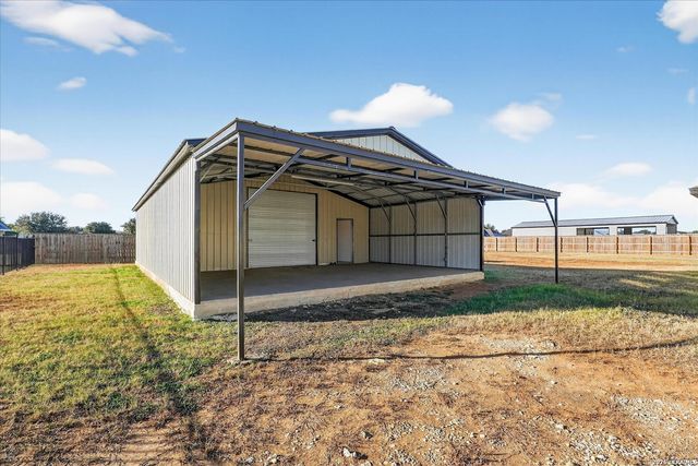 132 Medium Meadow, Lytle, TX 78052