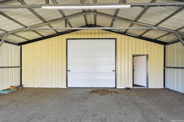 132 Medium Meadow, Lytle, TX 78052